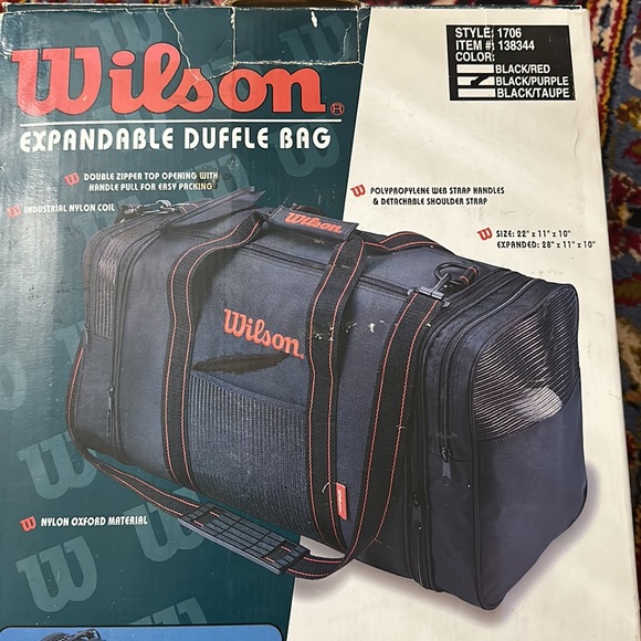 🌸 NEW WILSON EXPANDABLE DUFFEL BAG